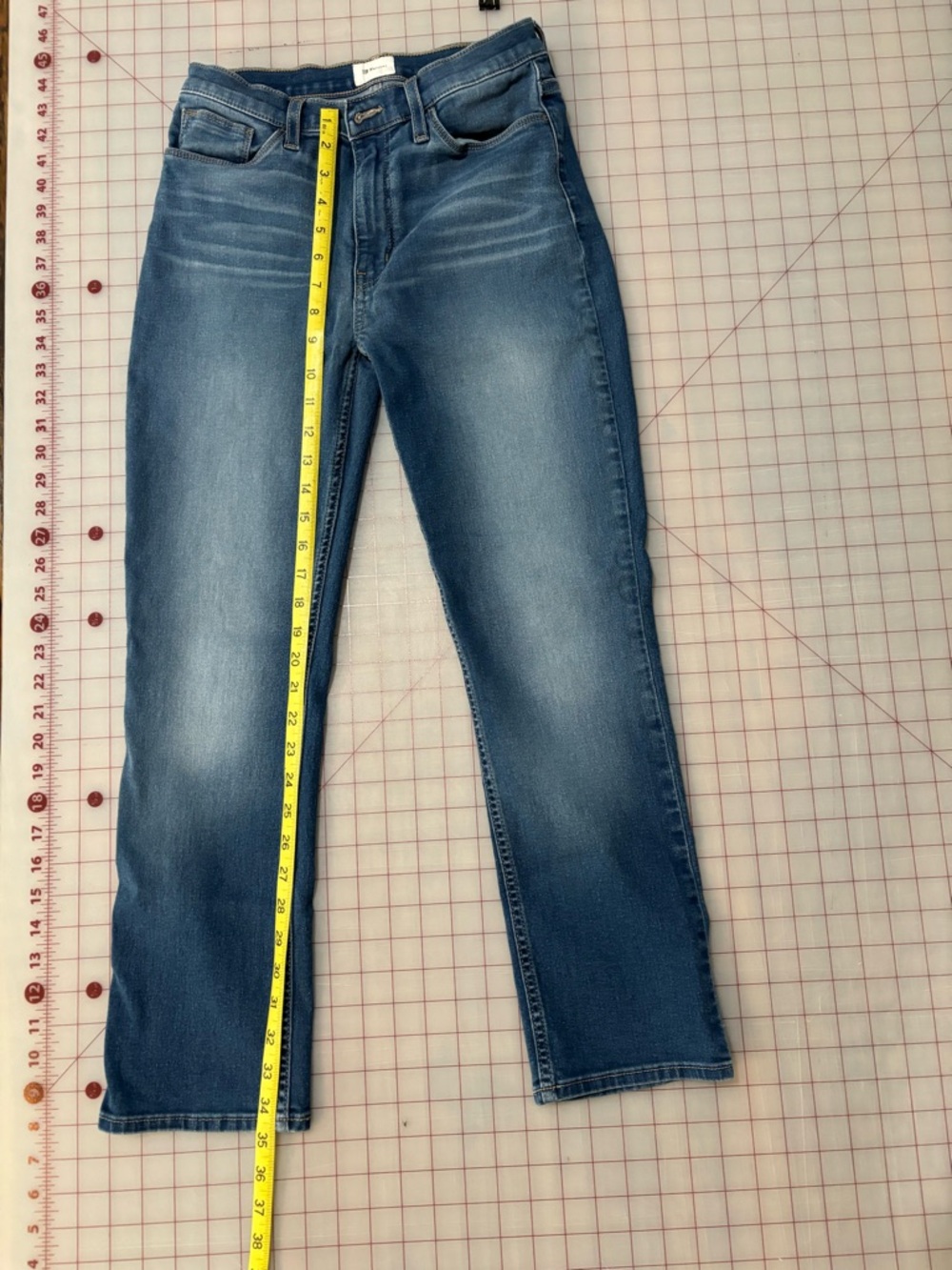 HUDSON
Classic Mid-Blue Straight Leg Jeans - Picture 2 of 6